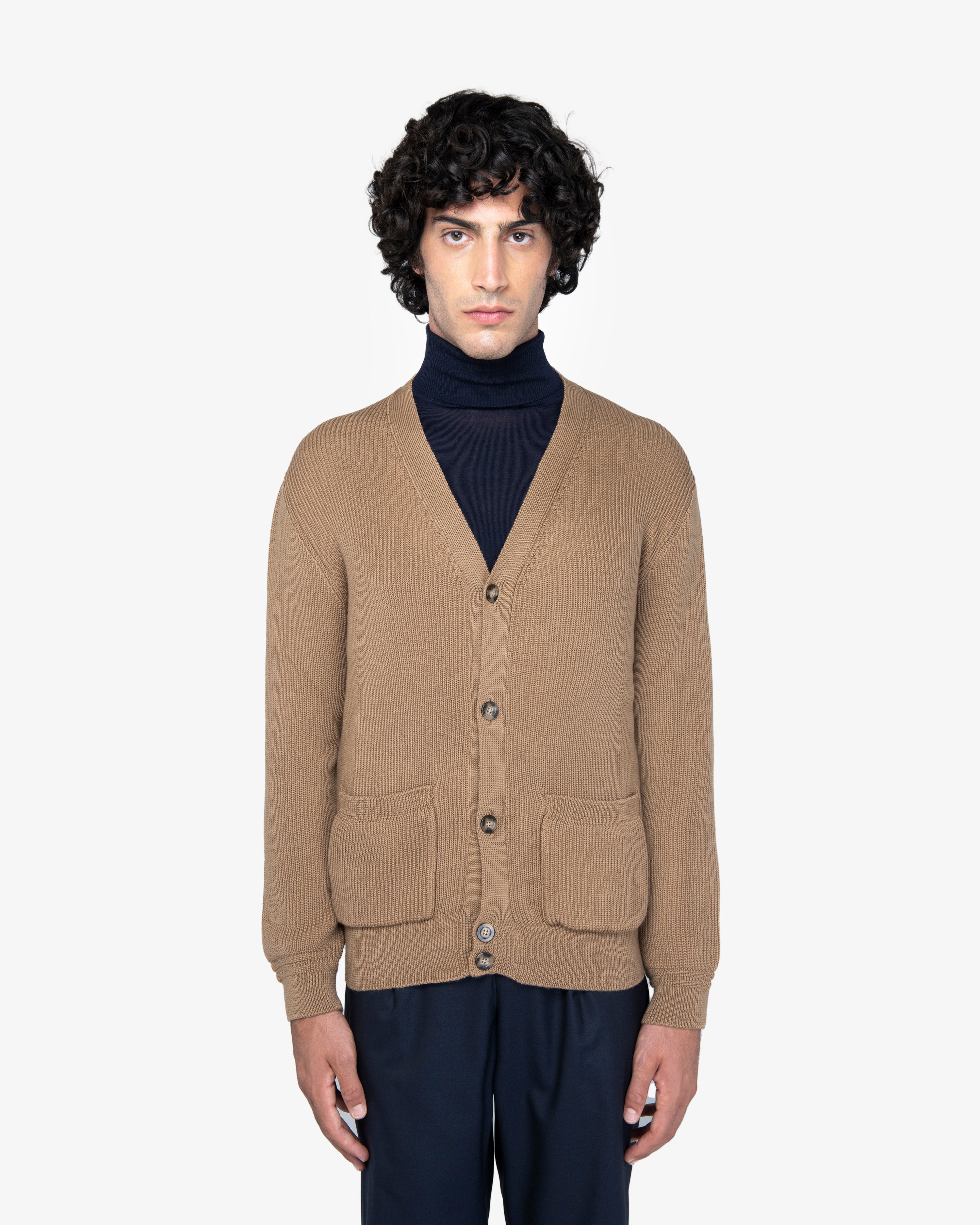 Cardigan a costa inglese in lana cammello