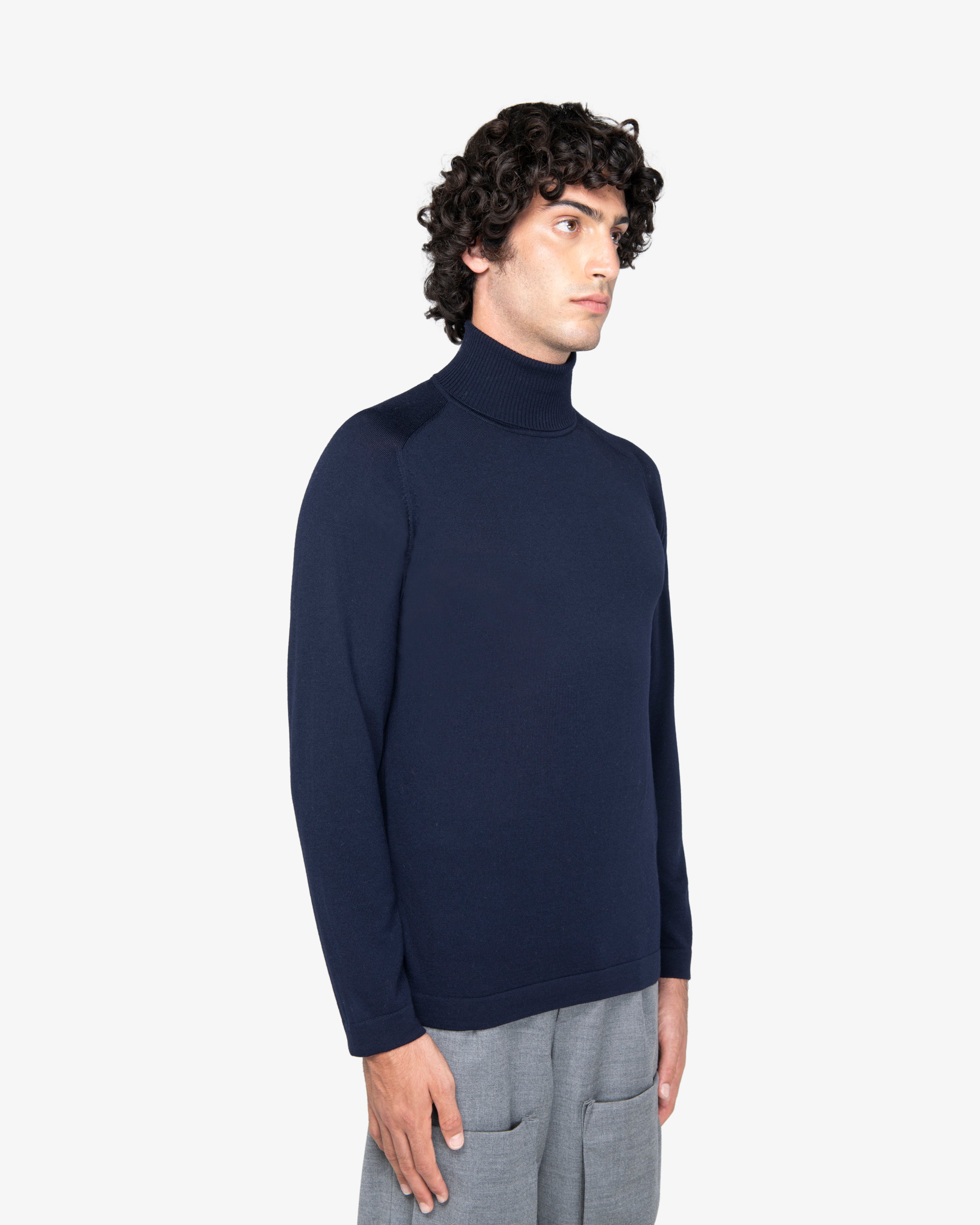 Maglia dolcevita in lana blu
