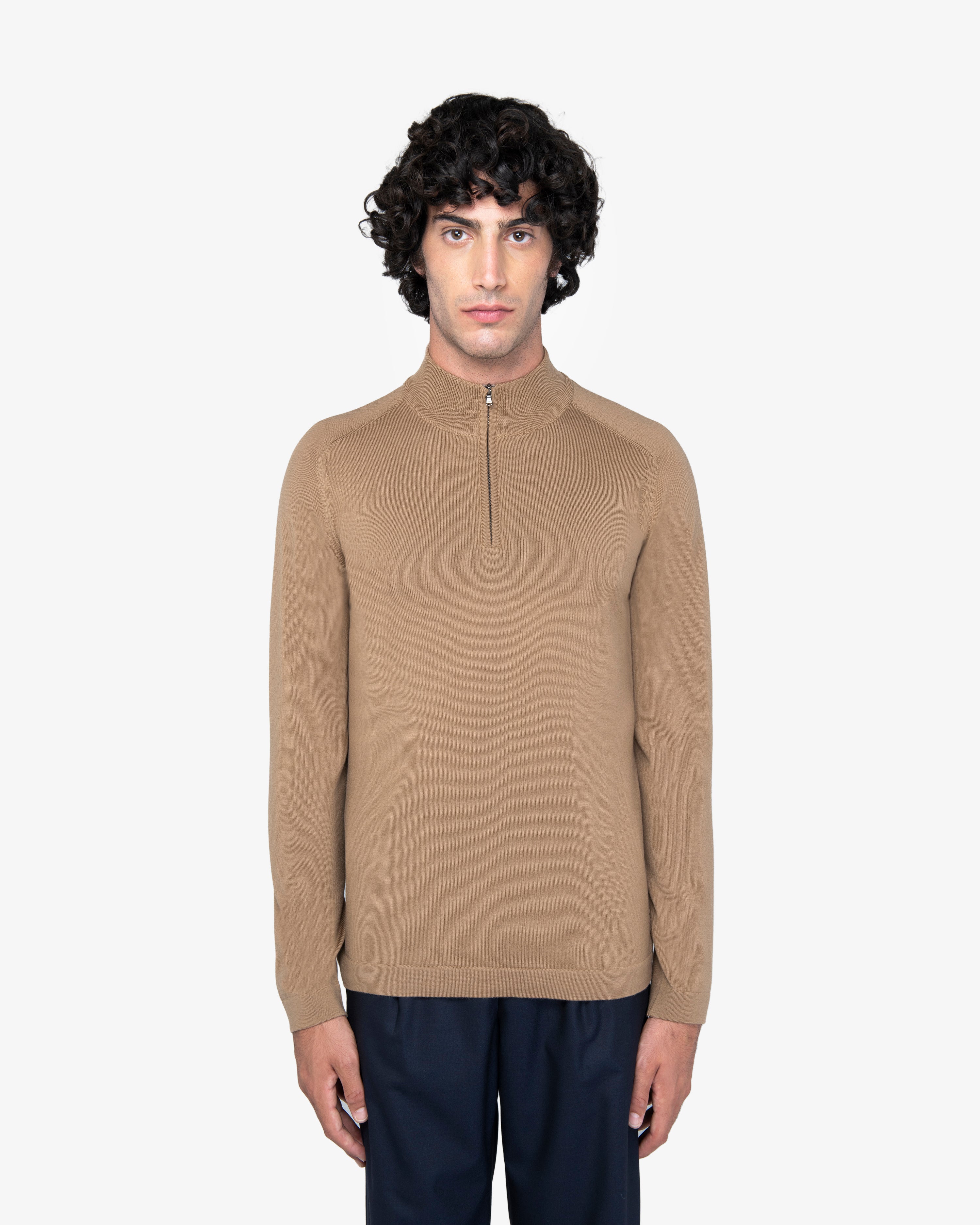 Maglia lupetto con zip in lana cammello