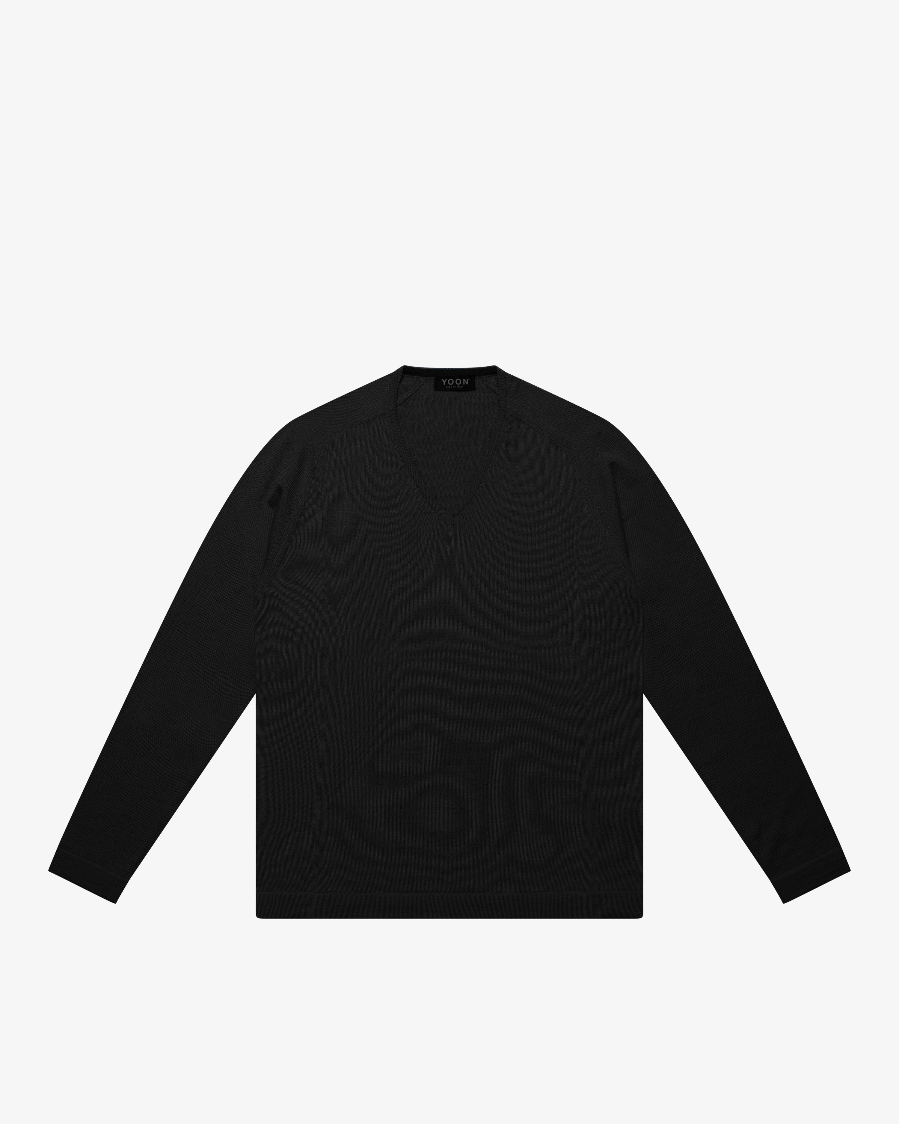 Maglia scollo V rasata nero slim