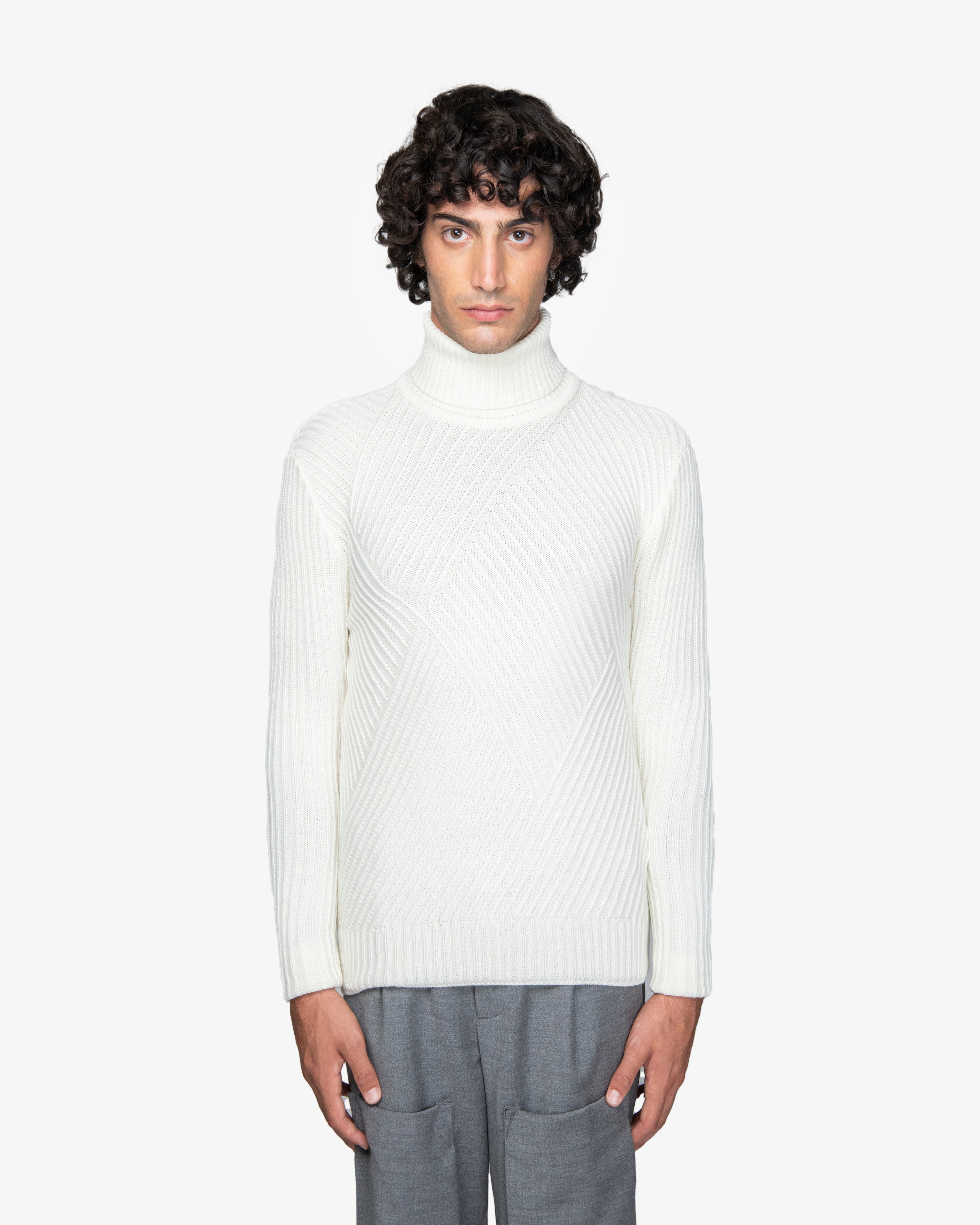 Maglione dolcevita a links panna