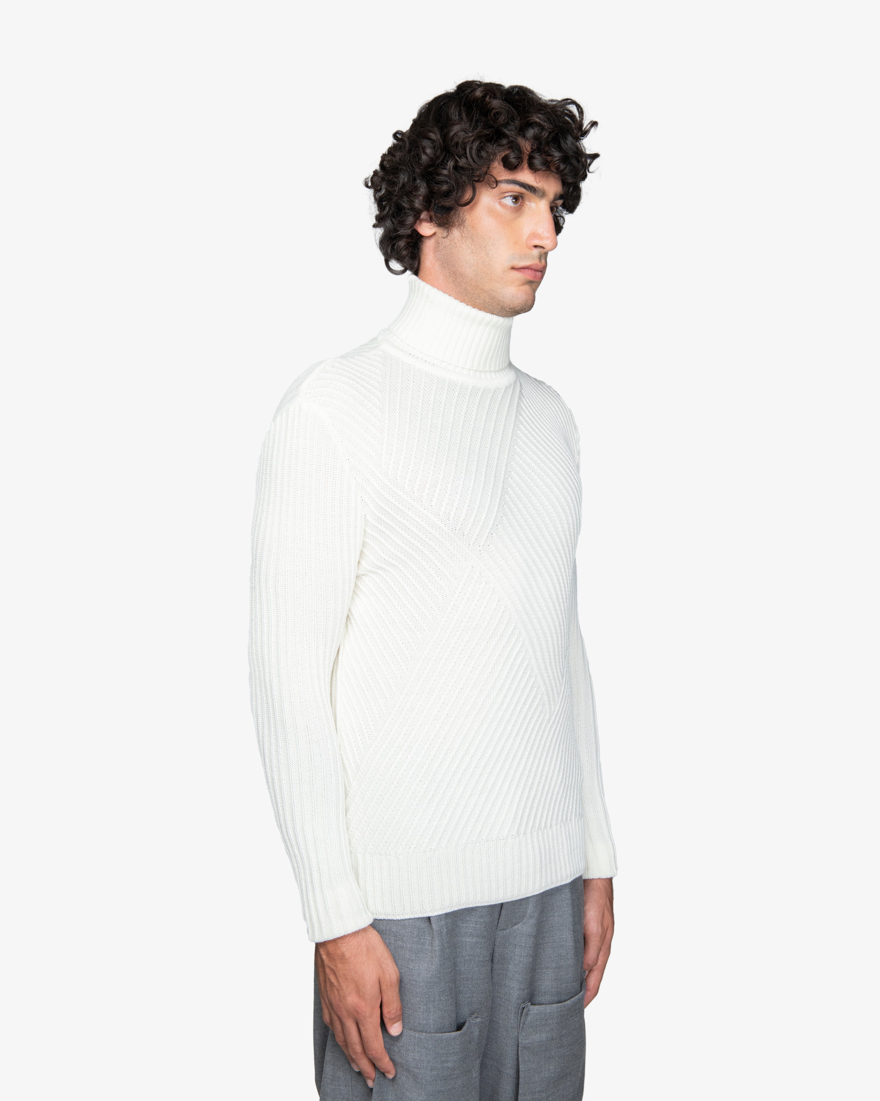 Maglione dolcevita a links panna